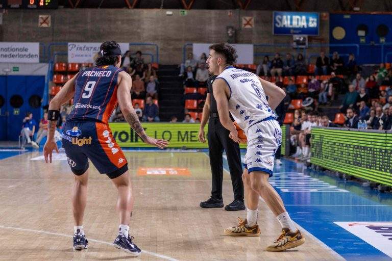 El Alimerka Ocb Superado Por Ureta Tizona Oviedo Club Baloncesto