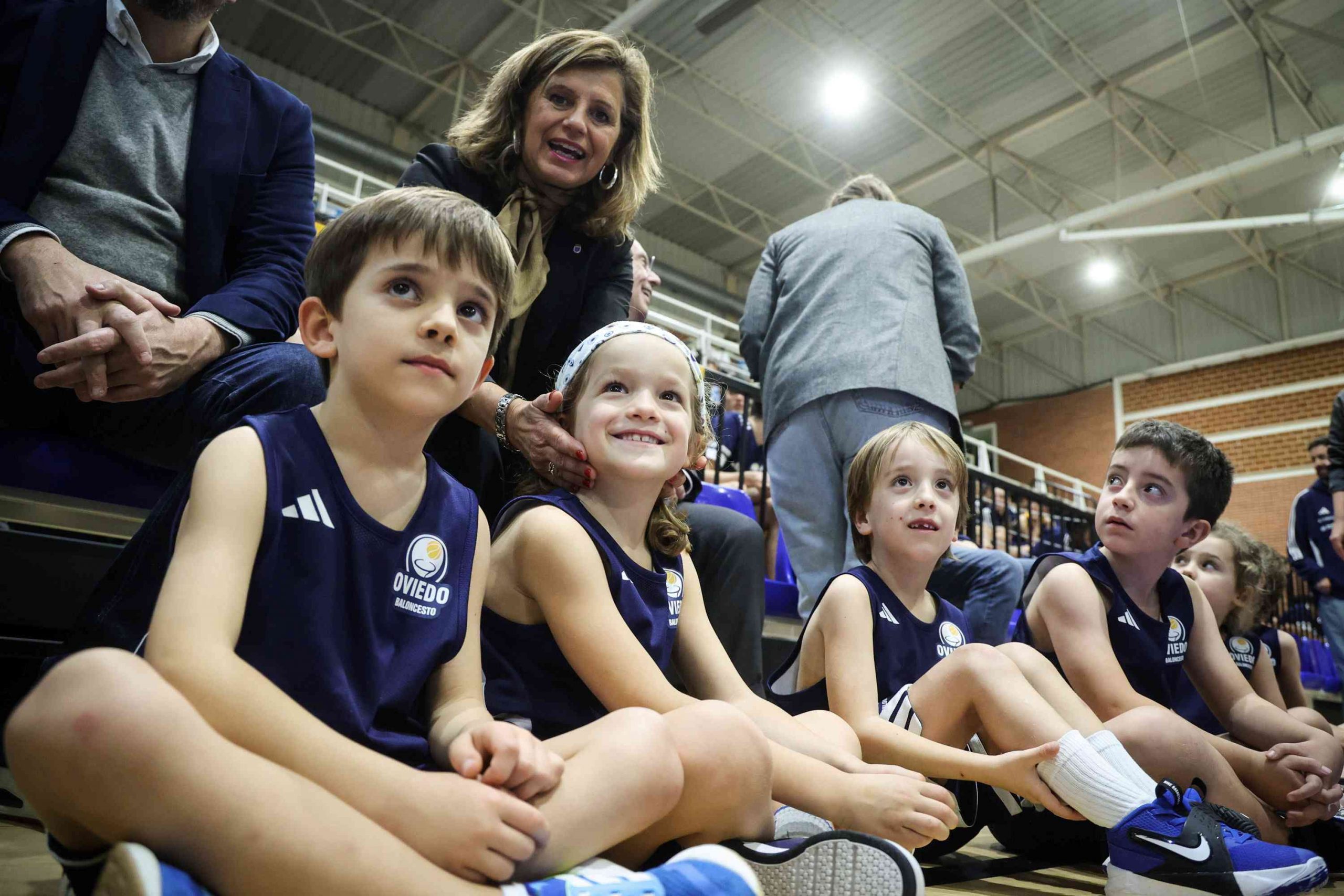 16.12.25 Fotografía de familia del Alimerka OCB. Fotografía: Julián Rus